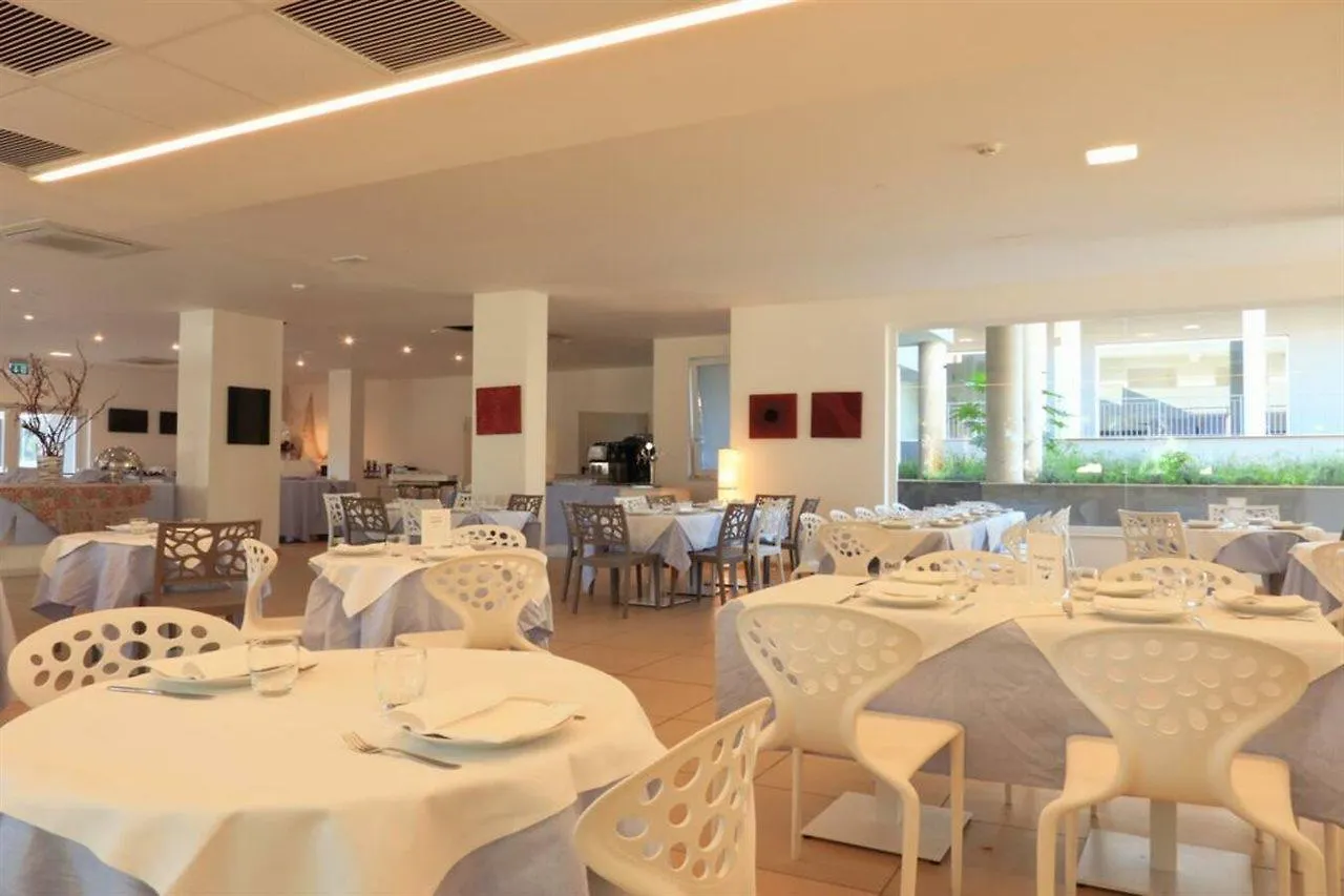 Hotel Futura Club Spiagge Bianche à Fontane Bianche 4*,
