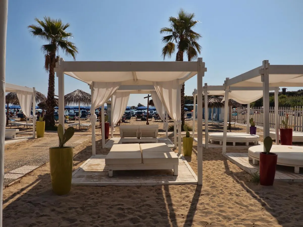 Futura Club Spiagge Bianche Hotel Fontane Bianche 4*,  Olaszország