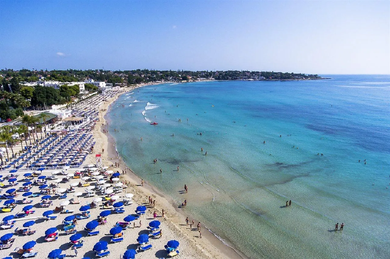 Futura Club Spiagge Bianche Hotel Fontane Bianche 4*,  Olaszország